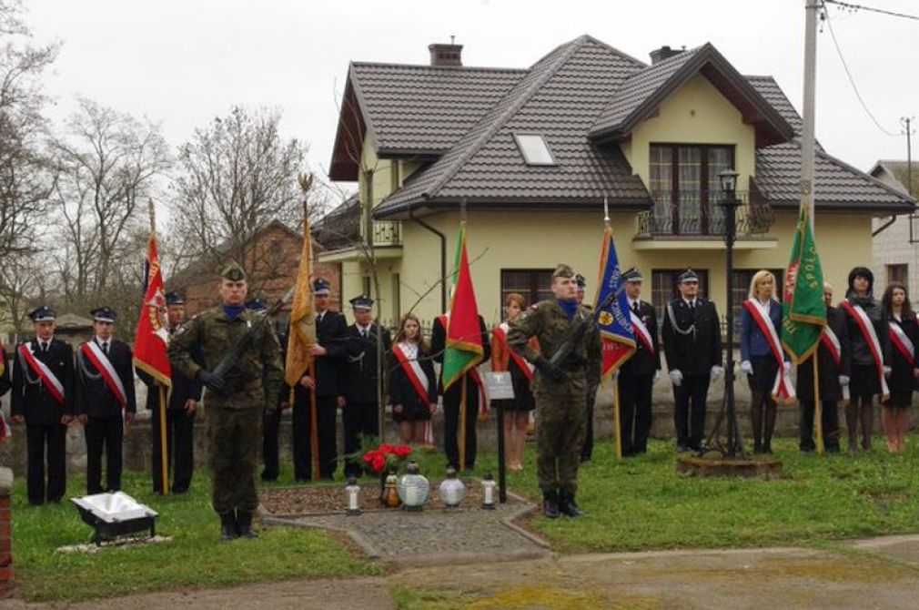 ZSP w Jasieńcu-  V edycja programu „Katyń …. Ocalić od zapomnienia”