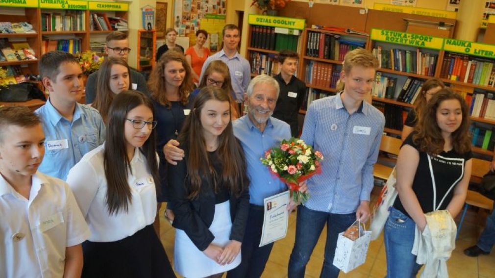 Grójecka młodzież spotkała się z ocalałym z Holokaustu