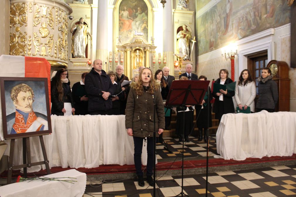 Uroczystość ku czci pułkownika połączono z koncertem pieśni patriotycznych.