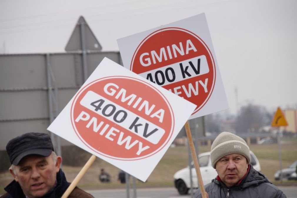 Protest przeciwko przebiegowi linii elektroenergetycznej 400kV przez teren Gminy Pniewy